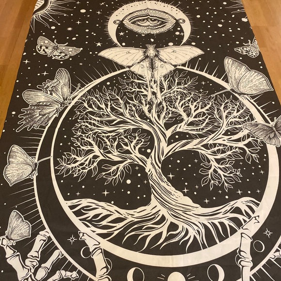 black tapestry - Picture 1 of 1